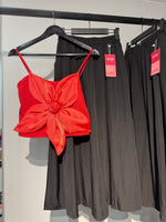 Load image into Gallery viewer, Organza Flower Crop Top