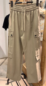 Load image into Gallery viewer, Cargo Trousers
