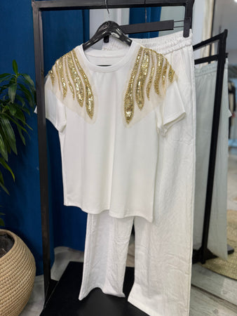 T-Shirt with Rhinestones on the Shoulders