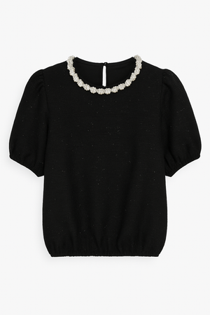 Top with pearl on the neck