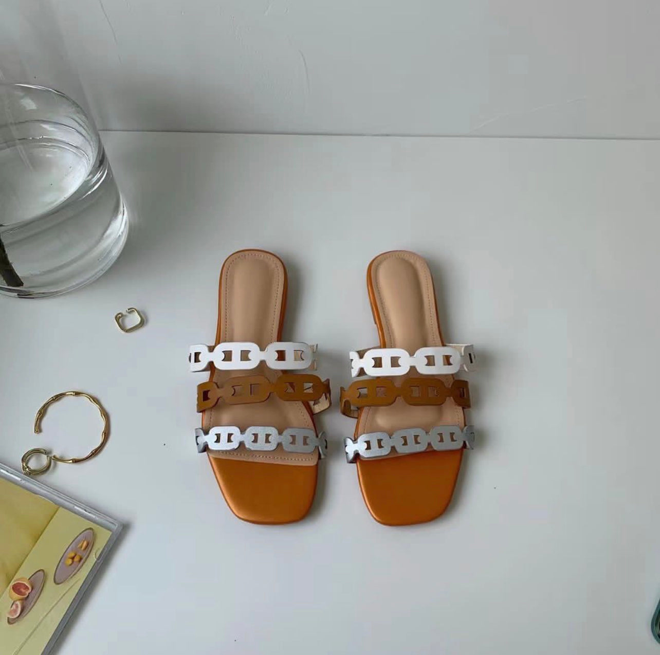 Flat Sandals with Straps